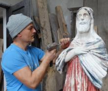 Figura „Chrystusa bez ręki” odzyskuje dawny blask